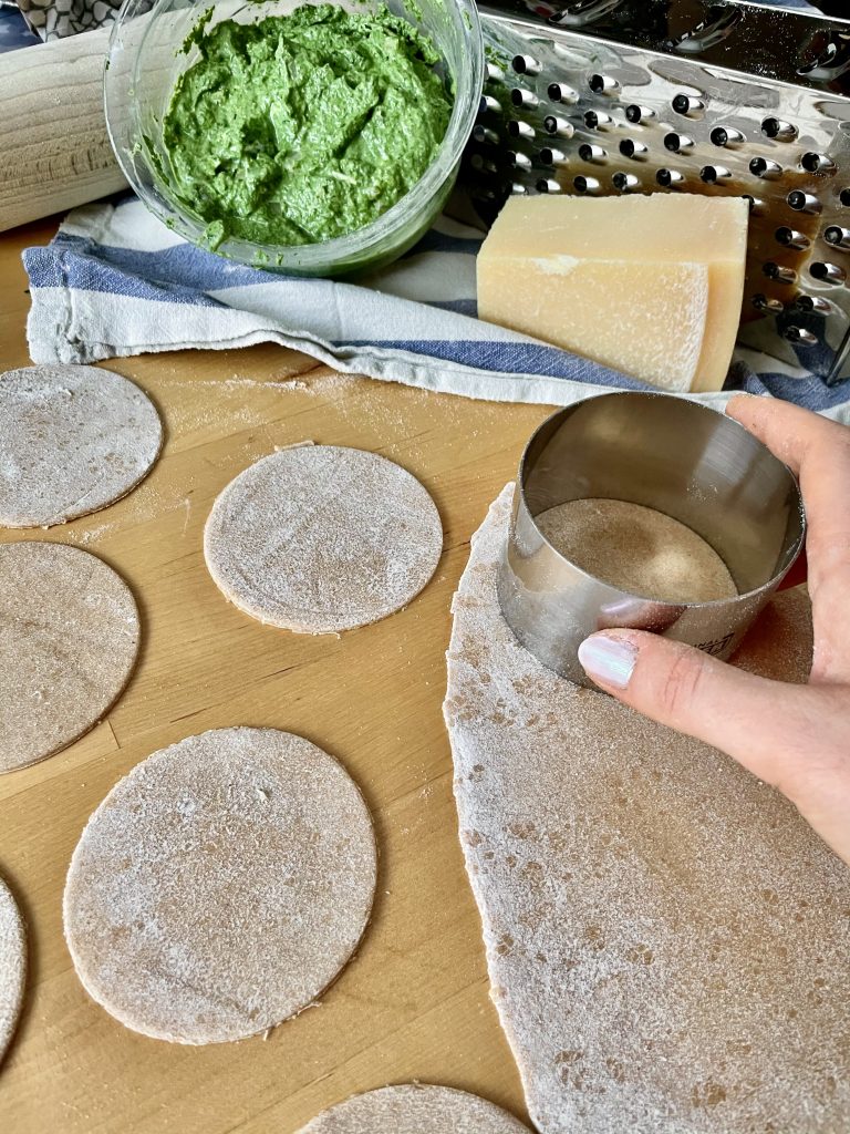 Schlutzkrapfen ausstechen